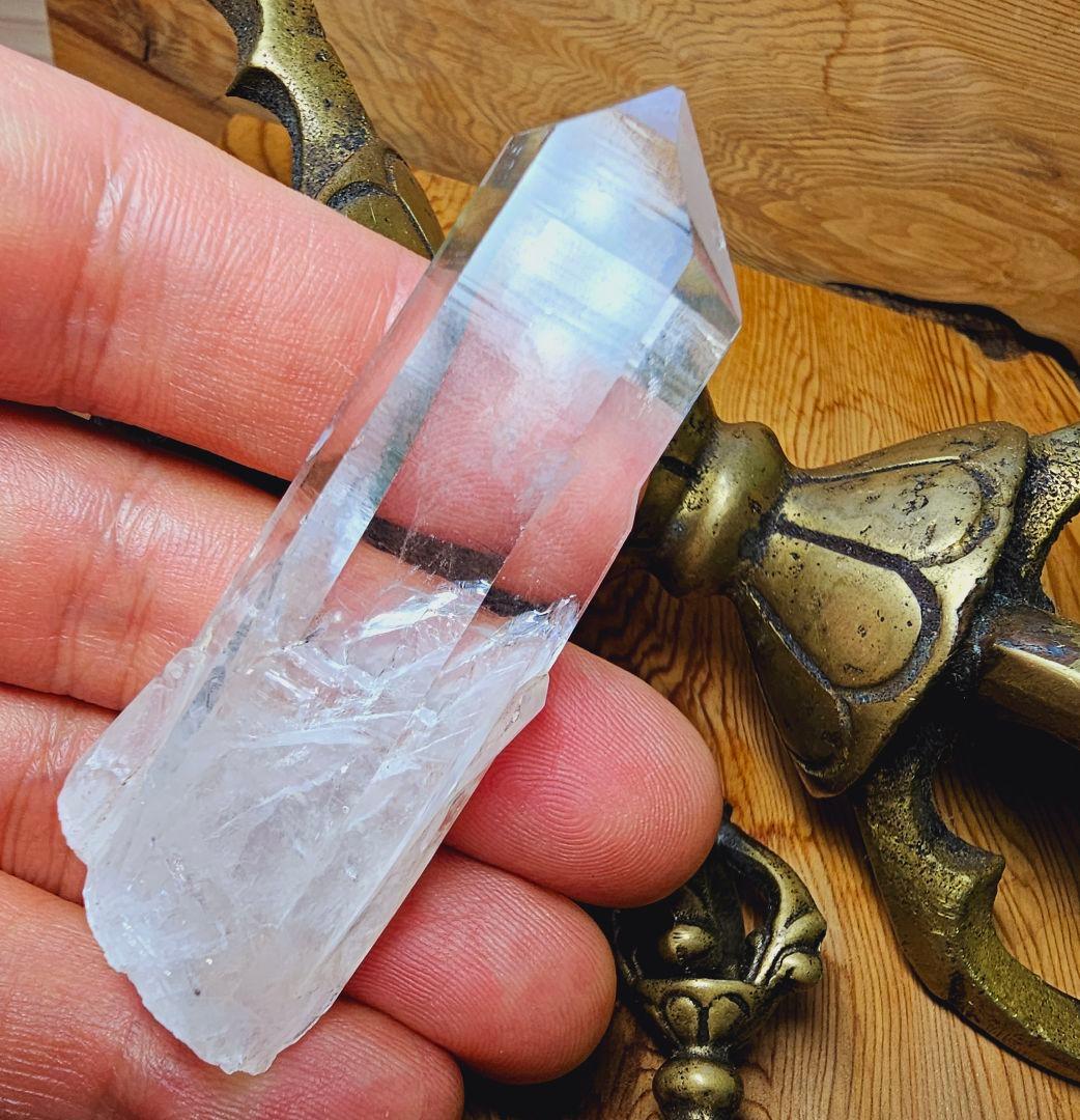 虹入り‼️ヒマラヤのレムリアン水晶 マカルー産