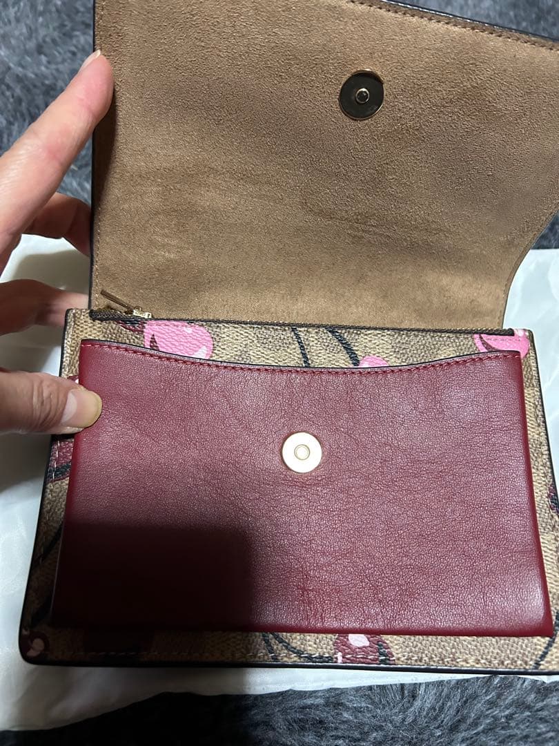 COACH チェリー柄 ショルダーバッグ