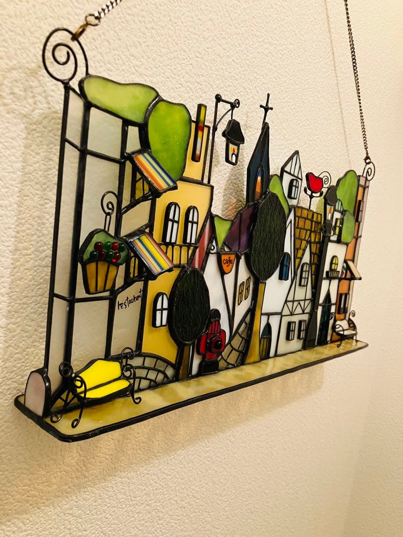 ステンドグラス　ガス燈のある街並み