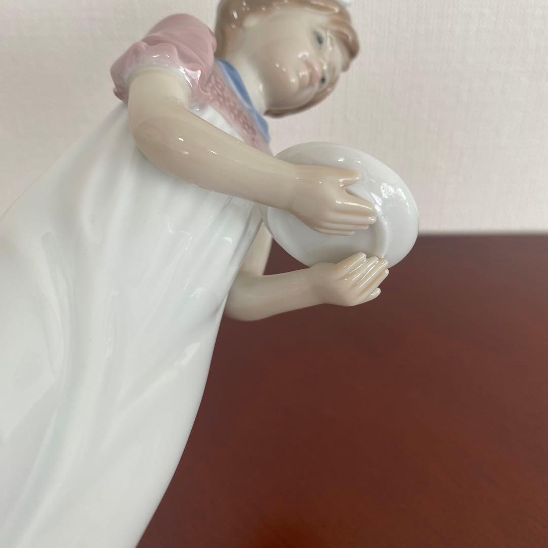 LLADRO リヤドロ 『 ハッピーバースデー 』 置物