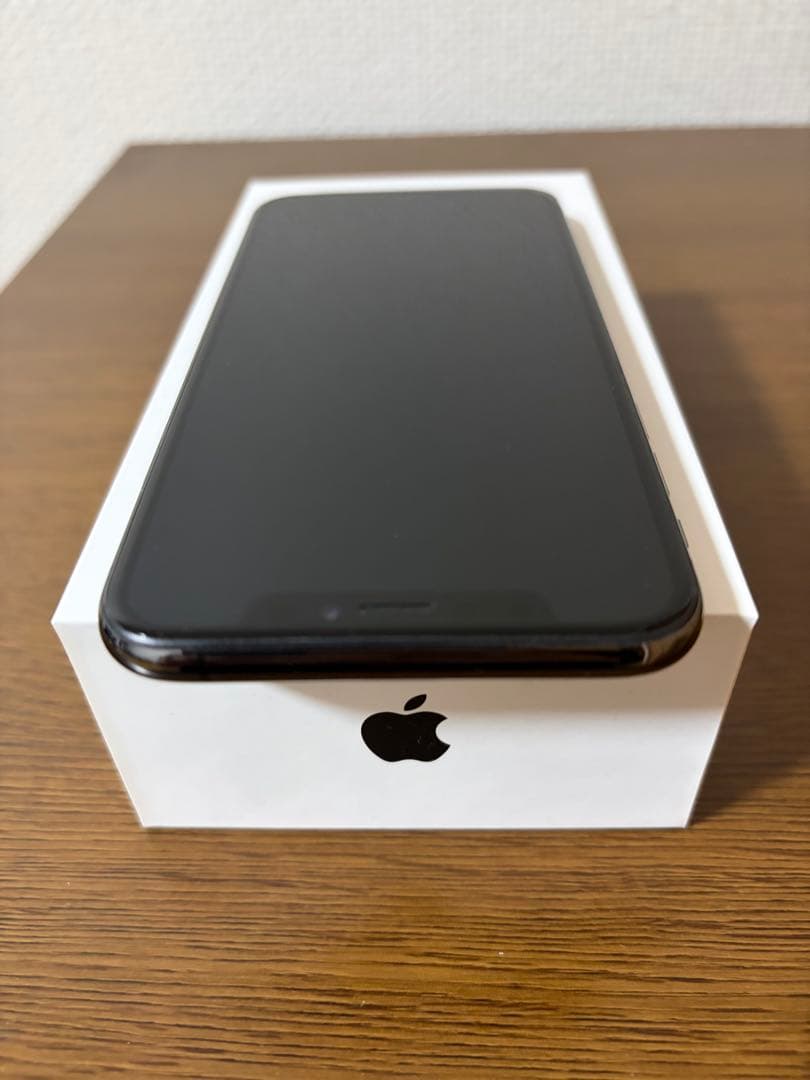 iPhone xs 美品　スペースグレーイ　simフリー　64GB