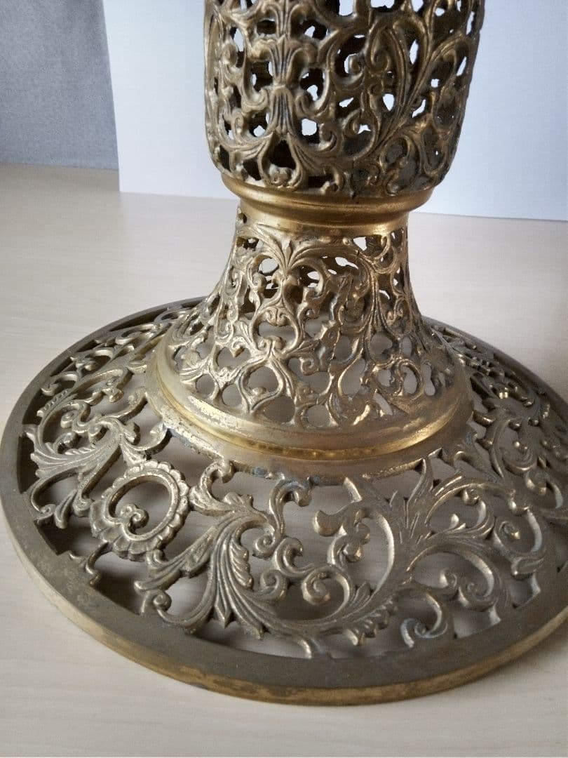 ヴィンテージ装飾の真鍮製　透かし彫り　サイドテーブル　プラントスタンド