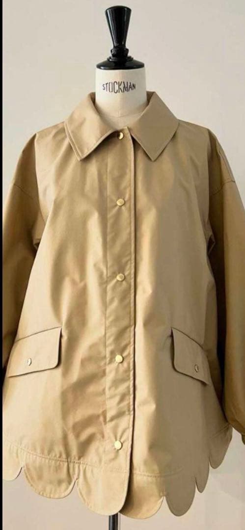 ロージーモンスター　フード付きスカラップレインコート