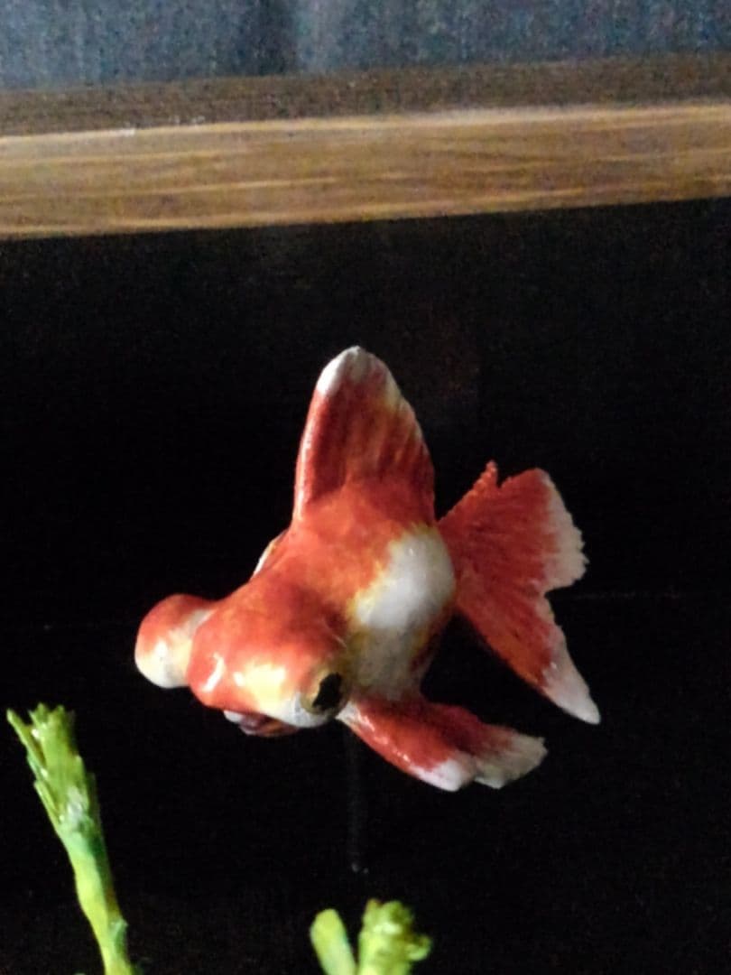 木彫りの金魚
