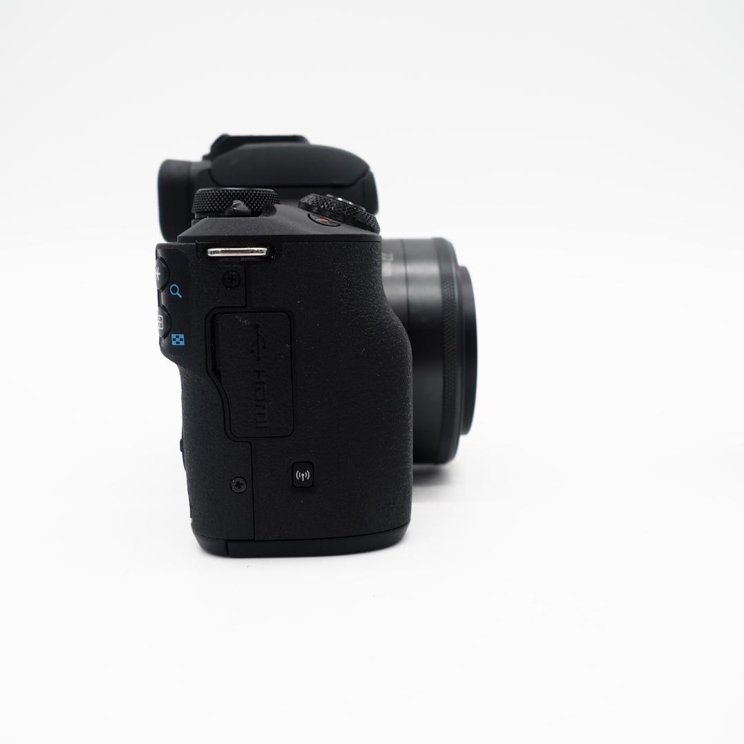 ショット数1000回未満✨ Canon Eos Kiss M ダブルレンズキット