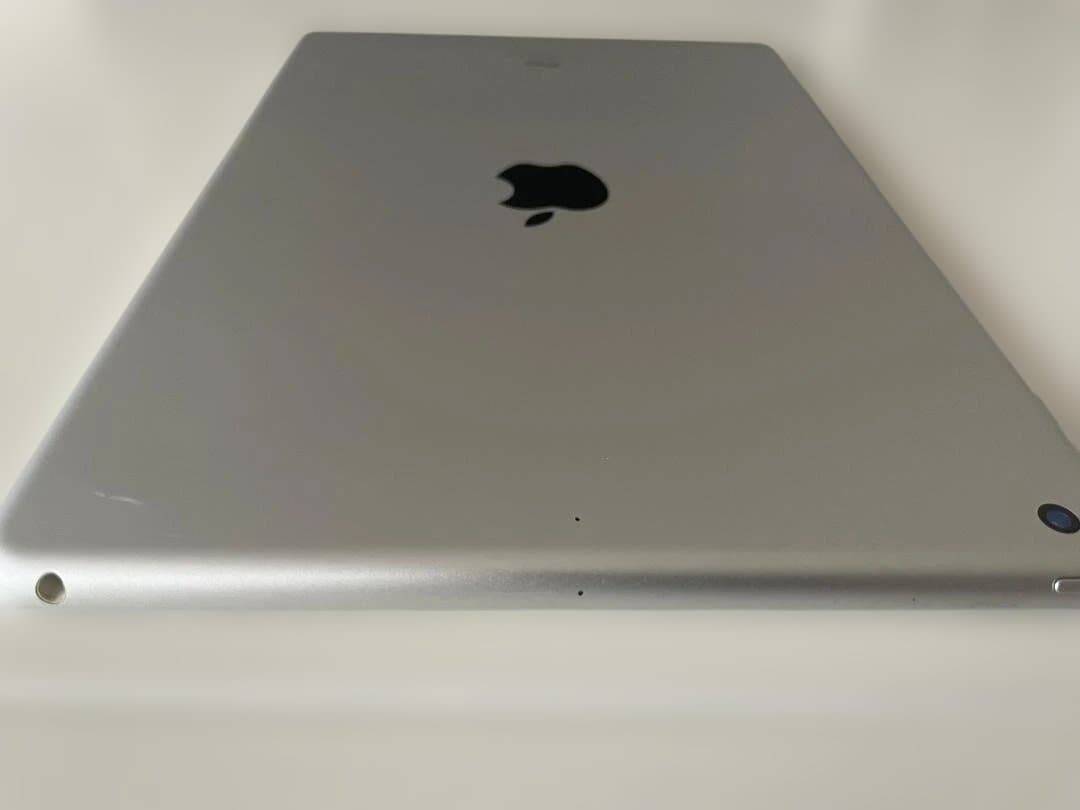 ★電池良好☆iPad7 第7世代 32GB WIFI☆キーボードケース付き★