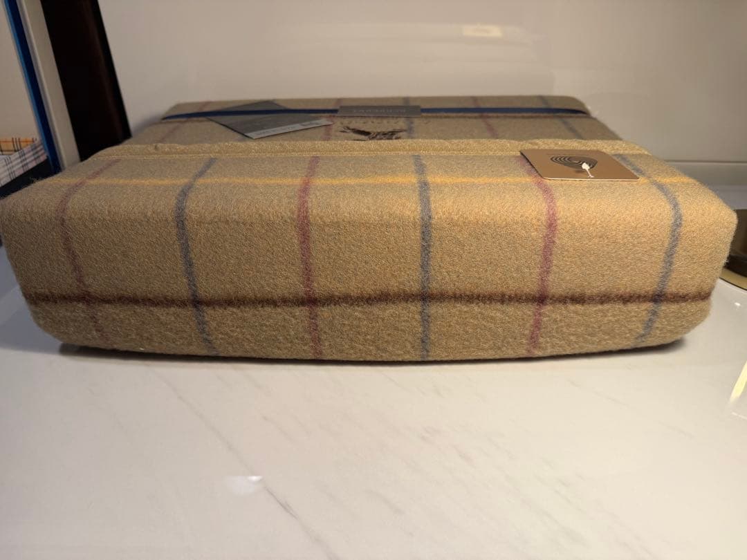 【BURBERRY × 西川産業】ラムウール100％ブランケット（日本製）