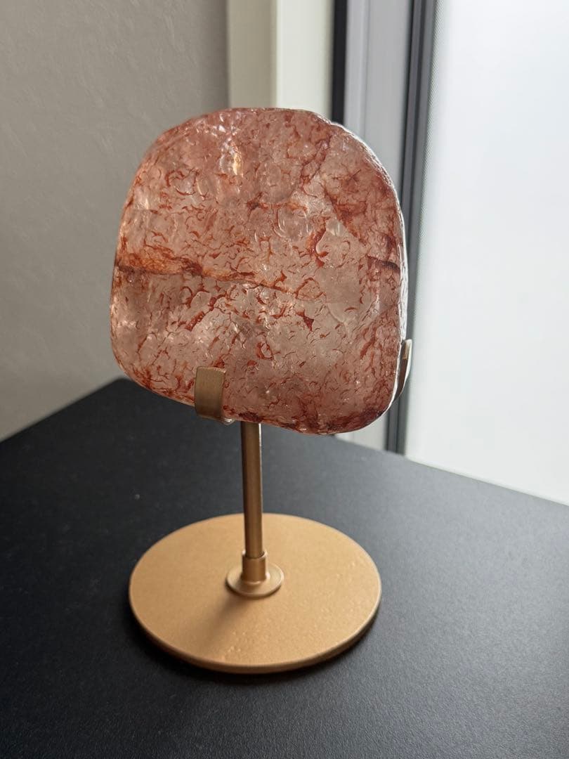 溢れる虹　ノンポリッシュ ファイヤークォーツ（ブラジル産／専用スタンド付き）