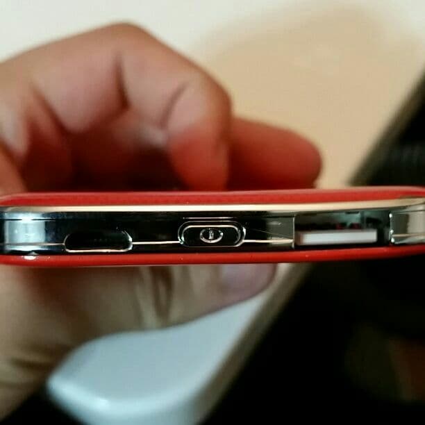 フェラーリ模様のスマホ充電器❗❗