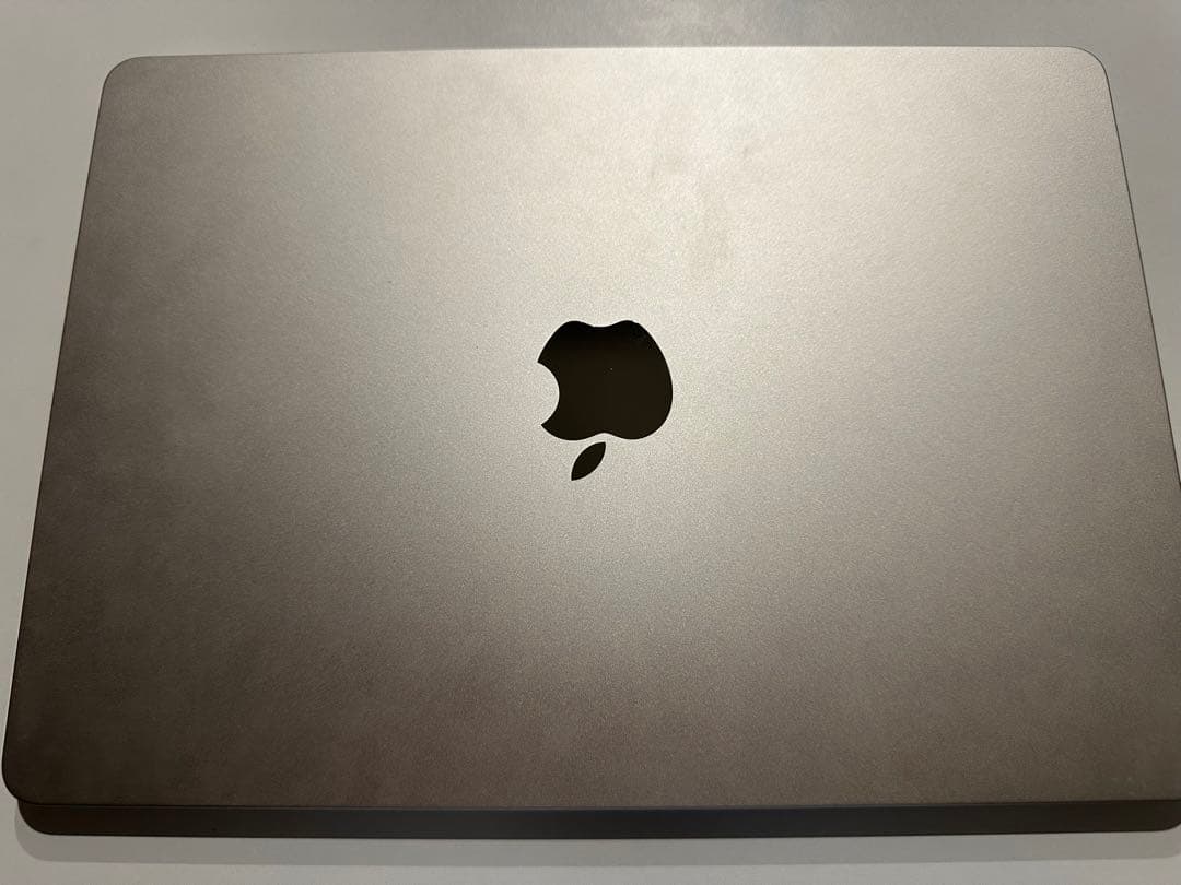 い*牛様 macbook air 2022 m2 16GB 512GB スターラ