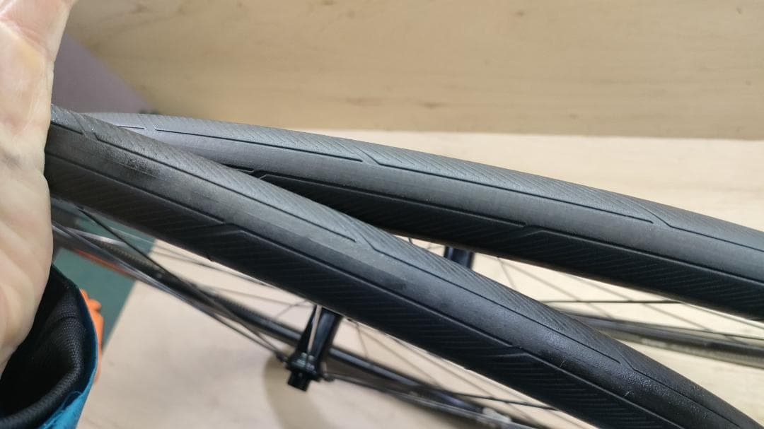 ■DT SWISS R470■ディスクブレーキホイール　前後セット■タイヤ付き■