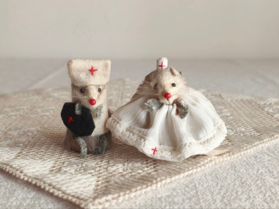 * vintage figure ✙ * 赤十字の ネズミさん SET