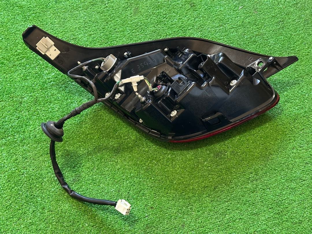 レクサス ソアラUZZ40 テールランプ KOITO 24-54 動作確認済み。