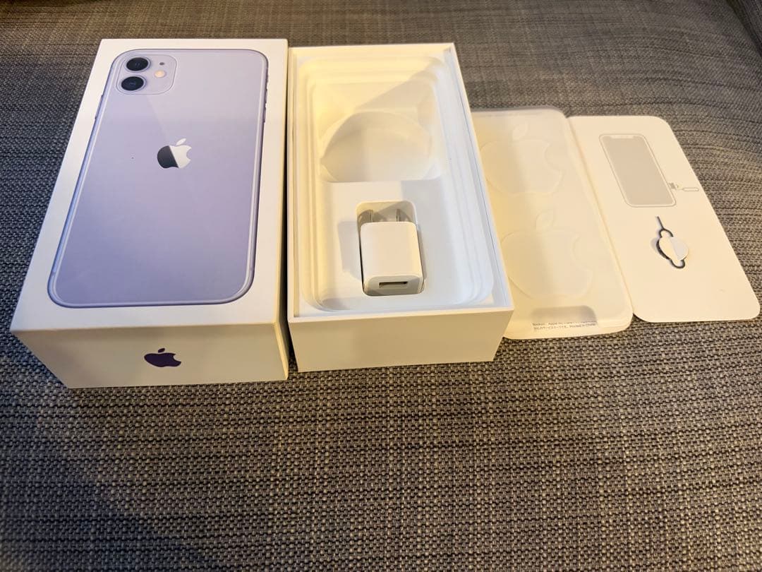 Apple iPhone 11 パープル　本体 箱・充電器（ケーブルなし）付き
