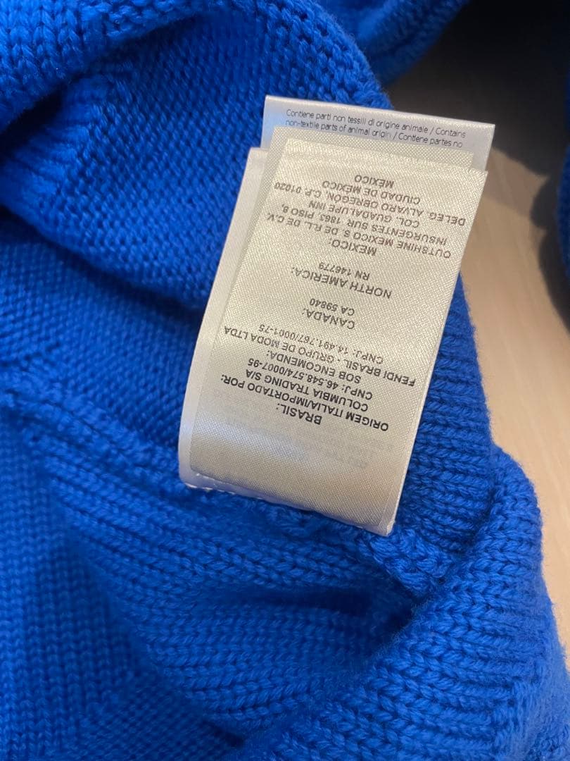 FENDI メンズ　ニットセーター 青