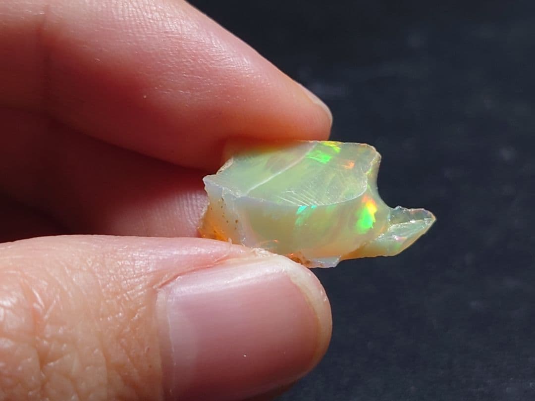 エチオピアウェロ産　オパール　ジュエリーグレード　原石　鉱物標本