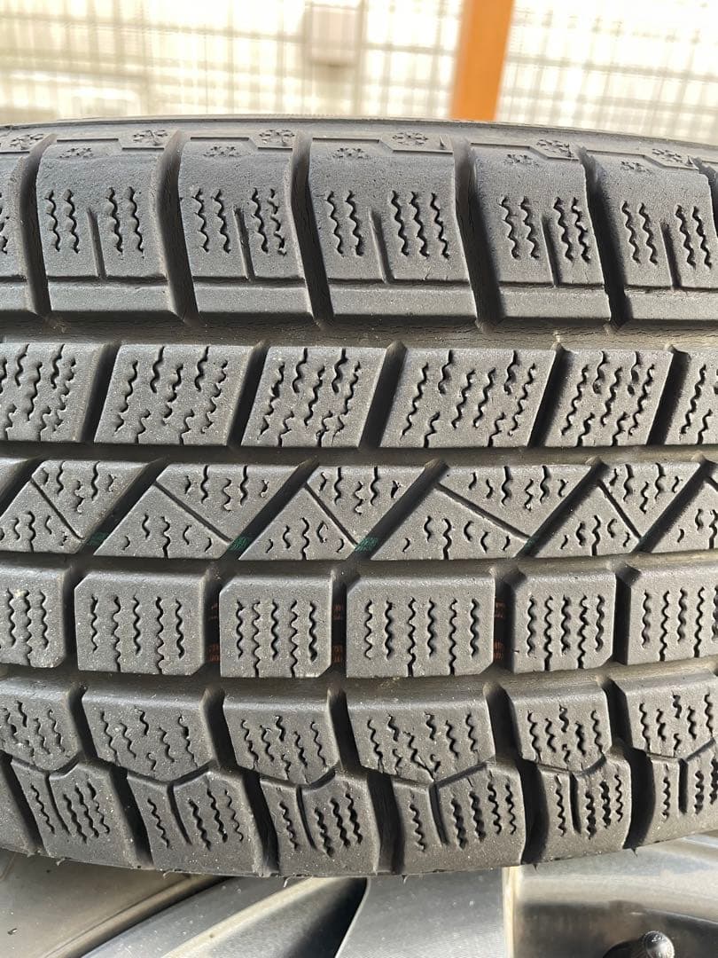 アクア❗️NHP10❗️スタッドレス付純正アルミ　Ｘアーバン　175/60R16