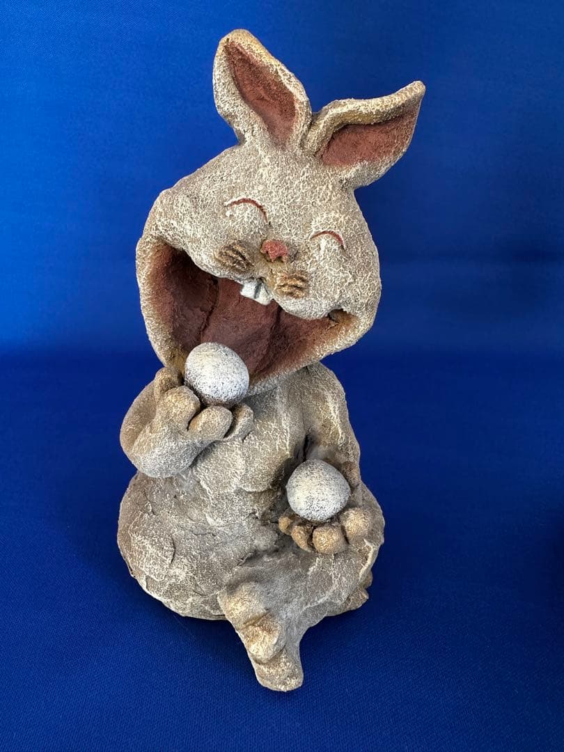 田辺ヒデキ氏作　ウサギの人形　2体