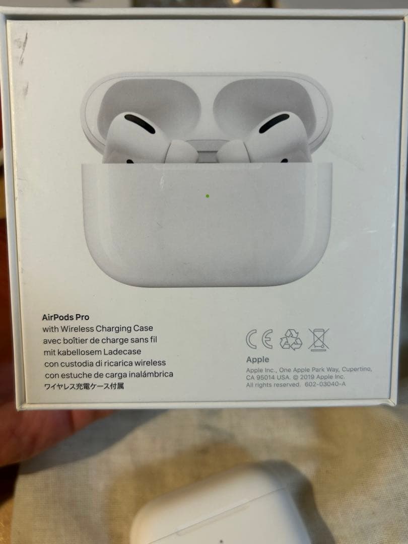 AirPods Pro 第一世代　ワイヤレス充電ケース付き