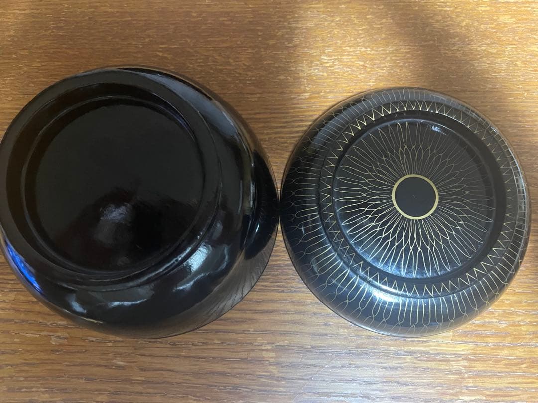 赤と黒の蓋つき煮物椀4個セット 100年以上前のもの 伝統品