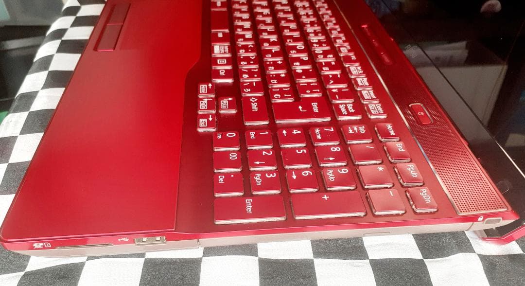 富士通LIFEBOOK FMV ノートPC 8世代 Core i7-8565U