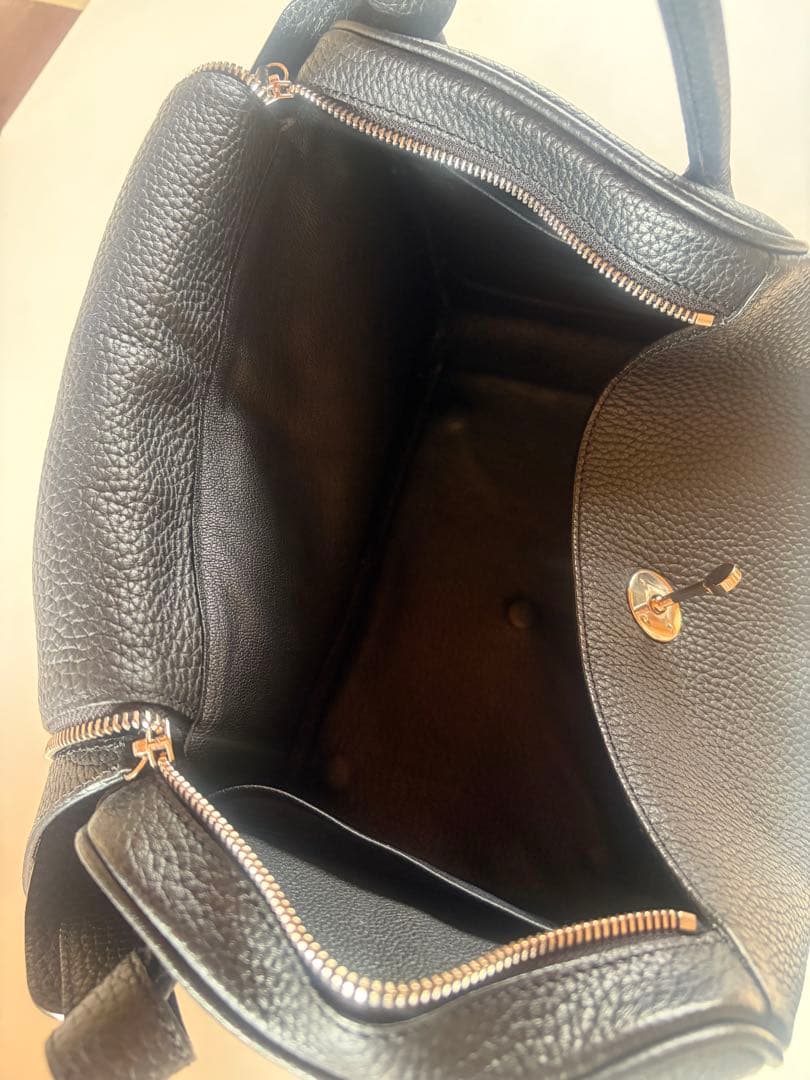 ブラックレザーショルダーバッグ 大きめサイズ ノーブランド