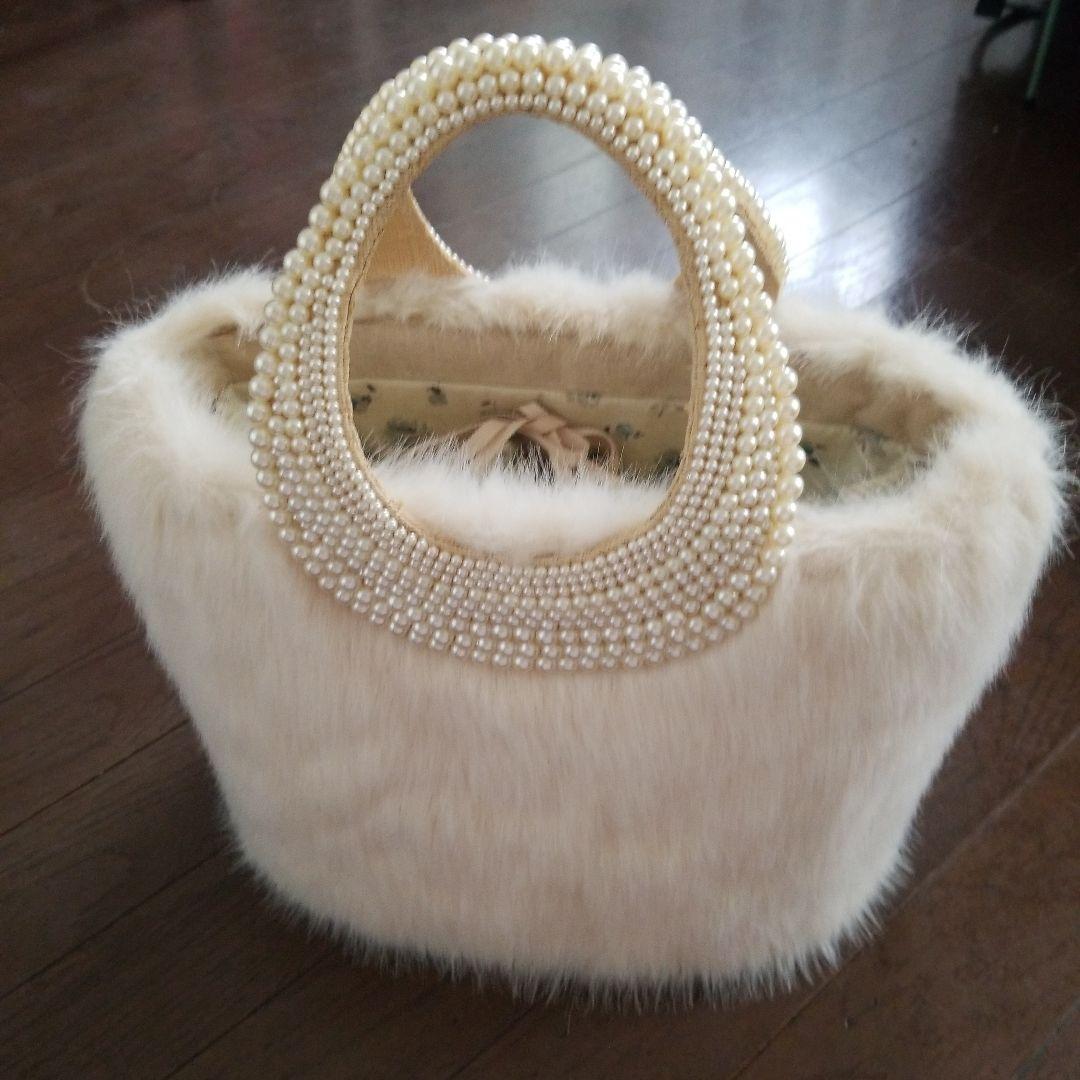Anatelier♥アナトリエ　ファーバッグ　パールバッグ　大きめ　巾着付き