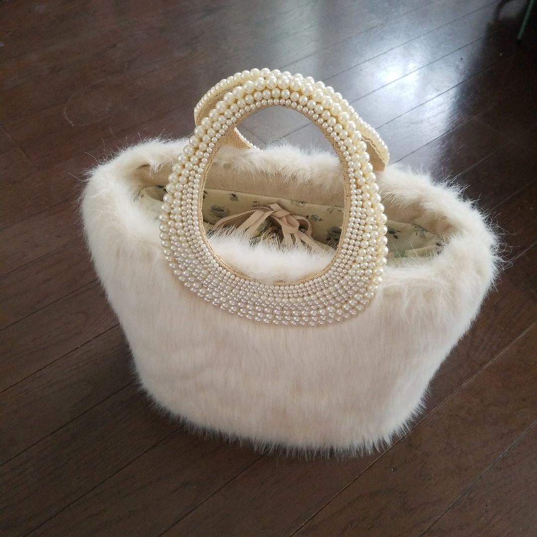 Anatelier♥アナトリエ　ファーバッグ　パールバッグ　大きめ　巾着付き