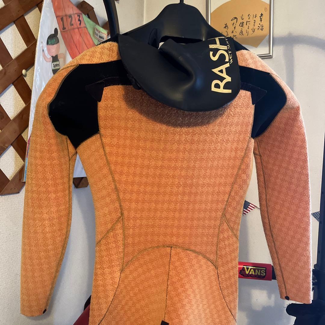 ラッシュ　ウェットスーツ