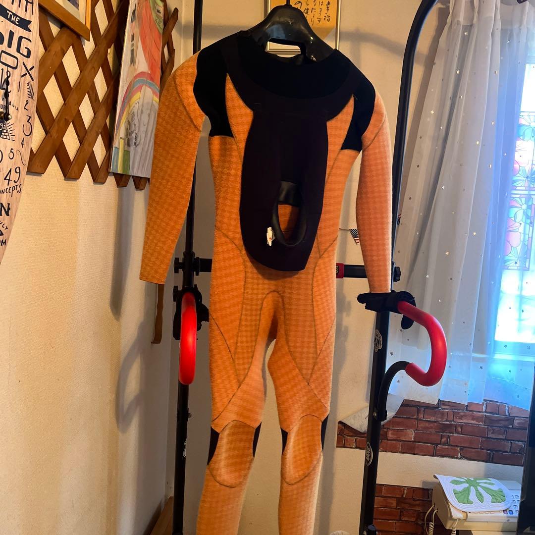 ラッシュ　ウェットスーツ