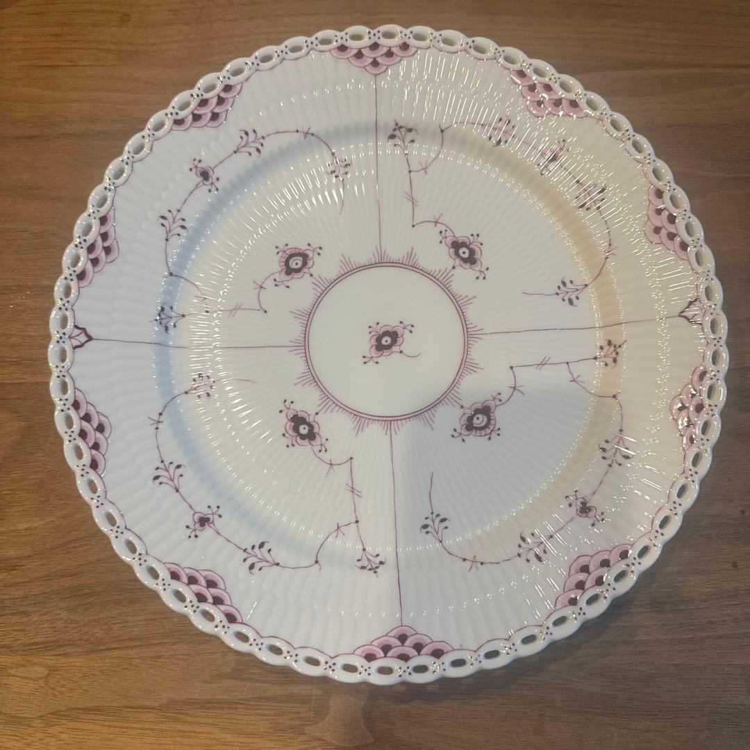 ロイヤルコペーンハーゲン　バーガンディフルレースプレート