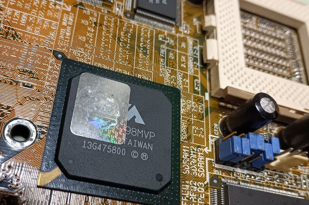 FIC VA 503+ マザーボード ATX Socket 7