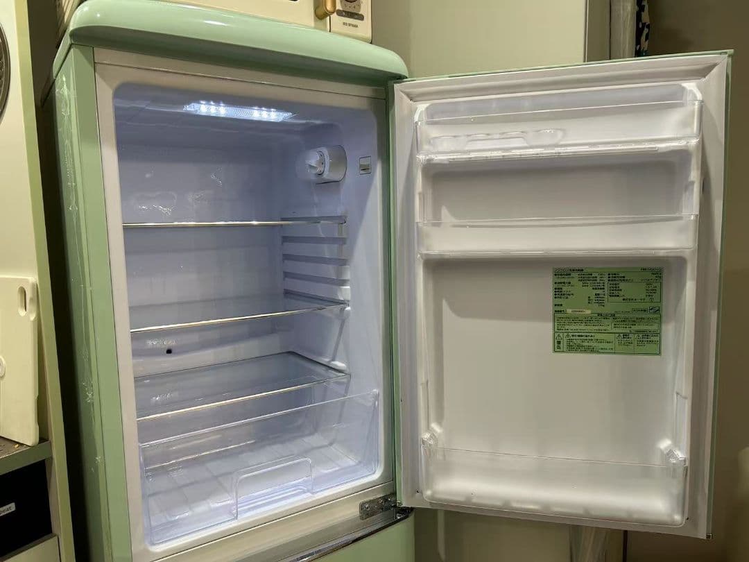 2020年製　レトロデザイン　冷蔵庫　単身用　130L 小型　一人暮らし
