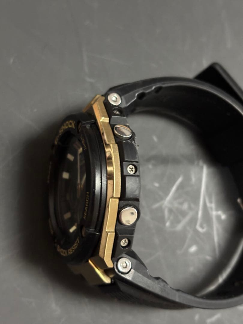 人気モデル カシオ G-SHOCK GST-W300G-1A9JF