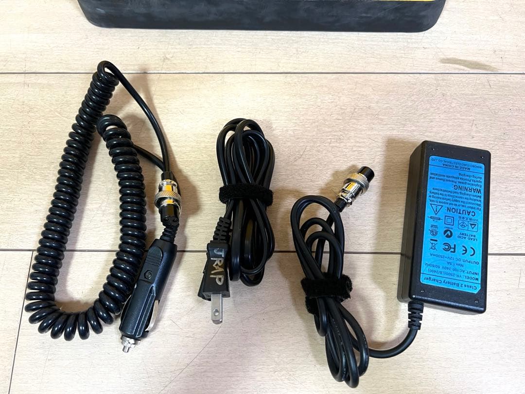 ポータブル投光器　イクシンライト　IN3500LB