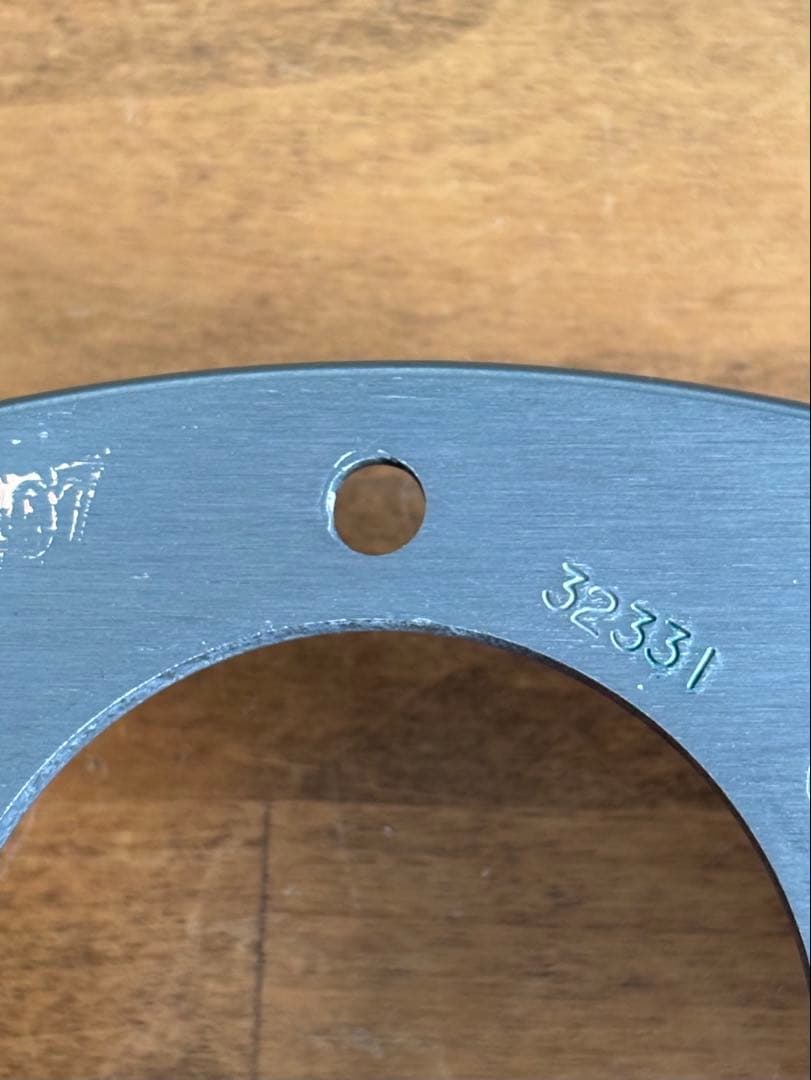 MOMO ステアリング RACE (350mm)