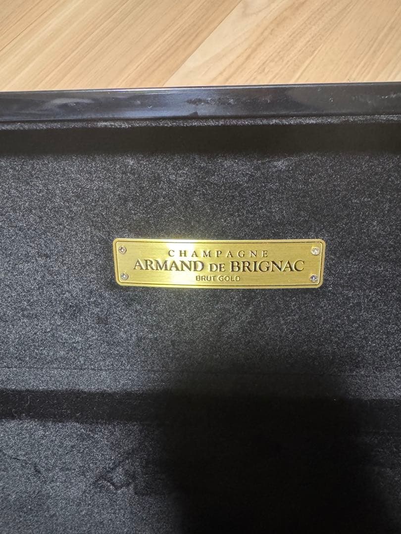 アルマンド　ブリニャック　ゴールド　750ml 空箱