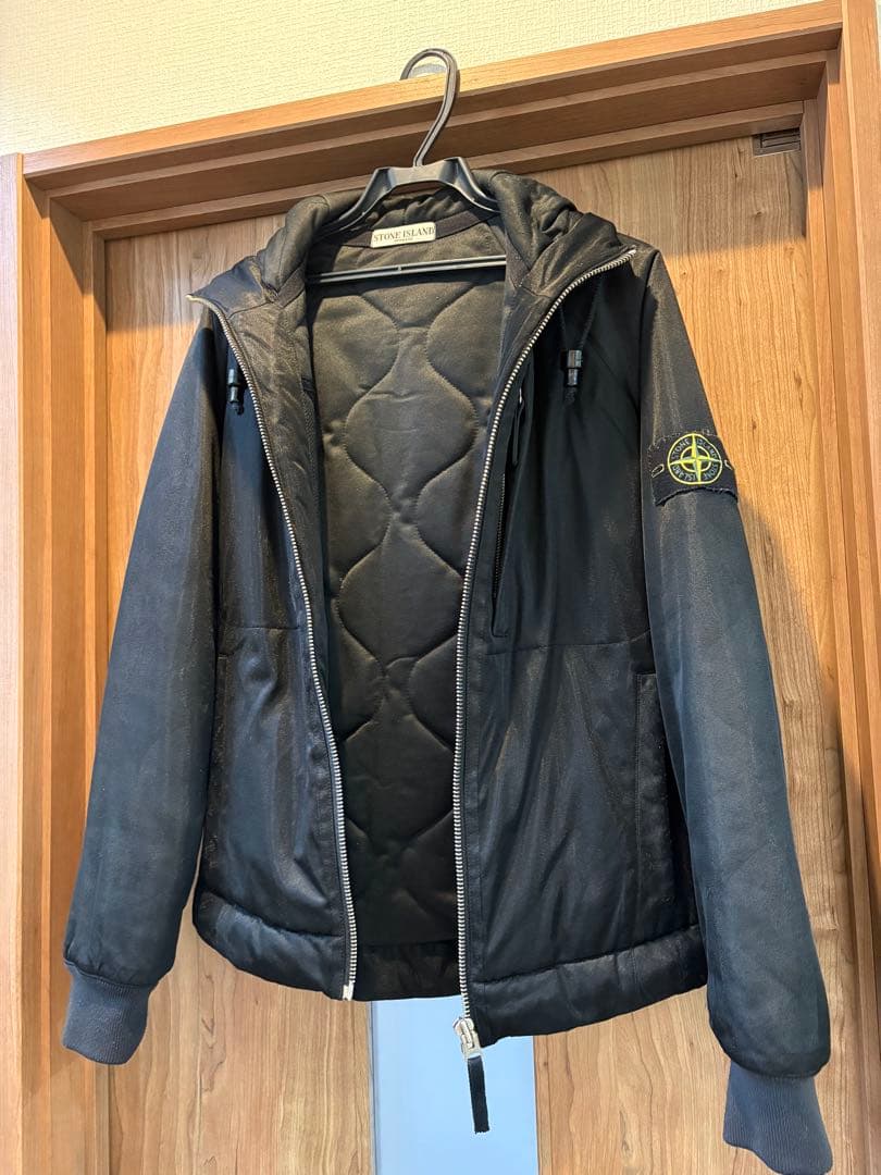 STONE  フード付きブラックジャケット