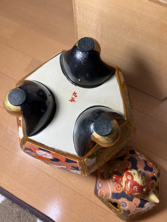568 九谷焼　時代物　香炉　獅子　鶴　花紋　古美術品　金彩