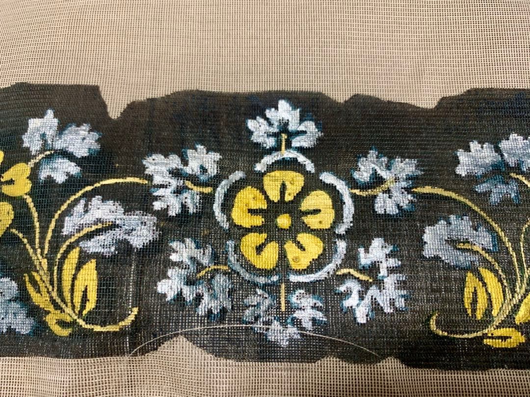 正倉院柄見本の布　　正絹硬め紗