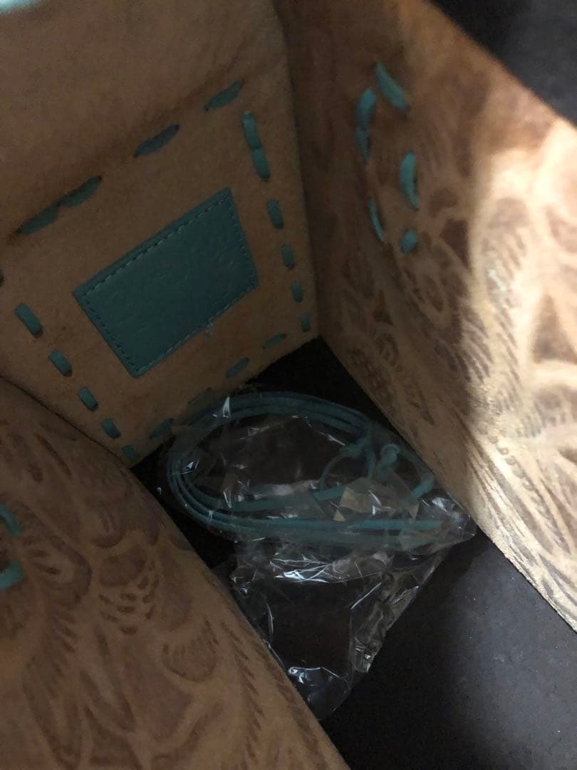 レア美品❣️カービングトライブス　Mサイズ