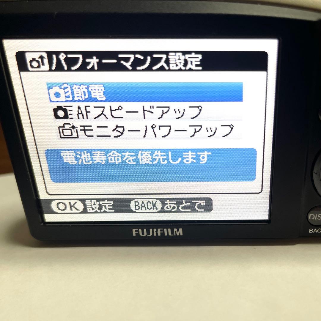 FUJIFILM FinePix F50fd 本体と付属品
