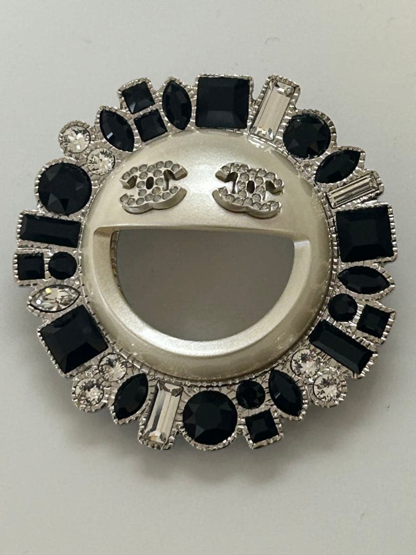 シャネル ココマーク スマイル ラインストーン ブローチ B17V