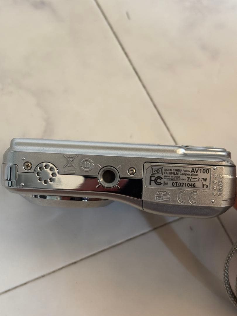 美品 FUJIFILM FinePix AV100 コンパクトデジタルカメラ