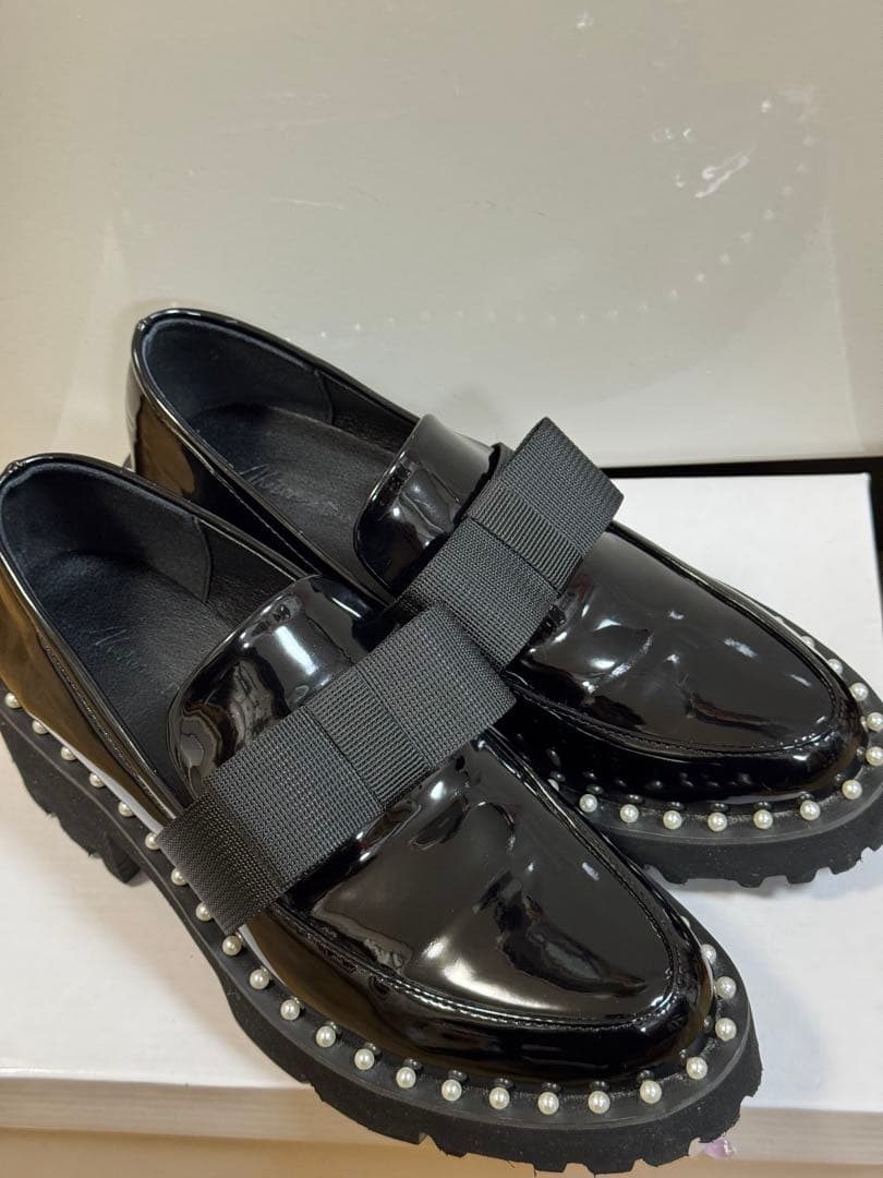 美品　アキロン×Donobanコラボ パールリボンローファー　S