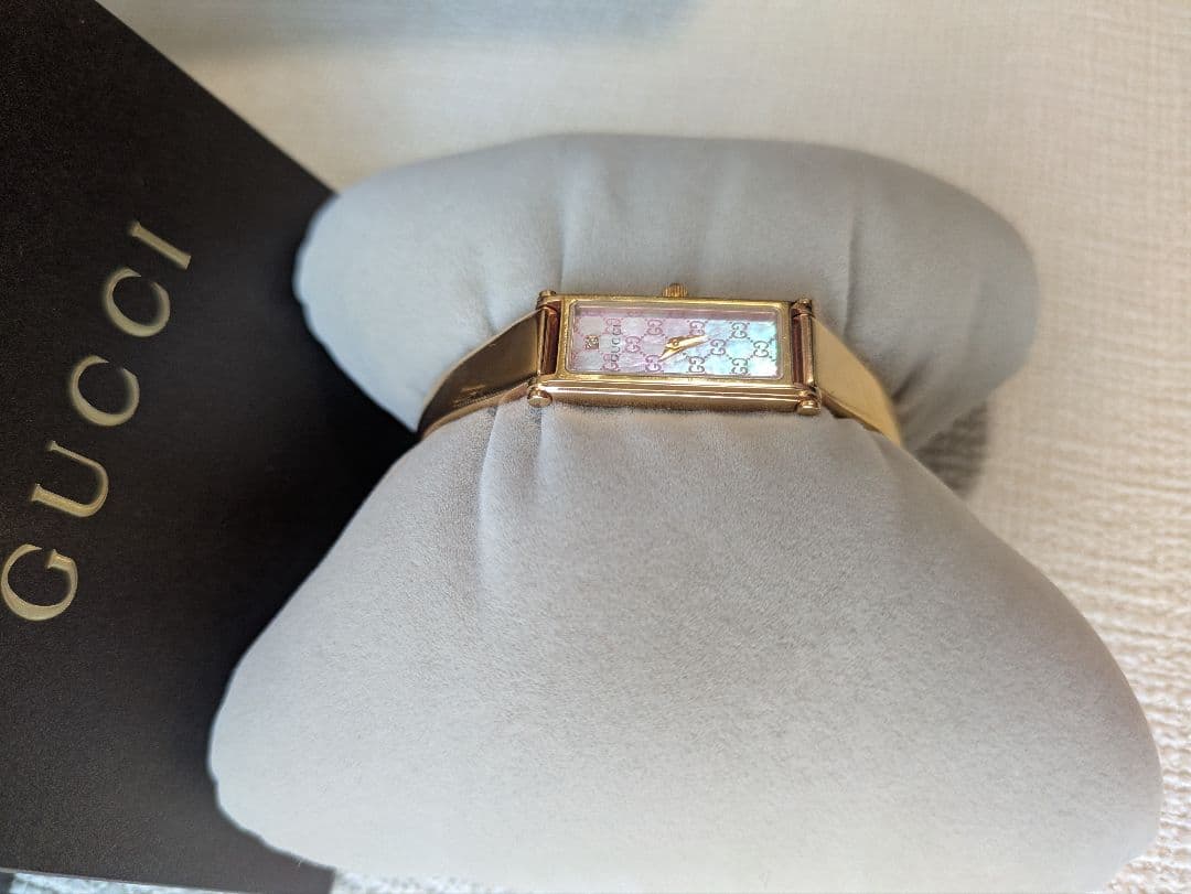 GUCCI ピンク文字盤 ゴールド