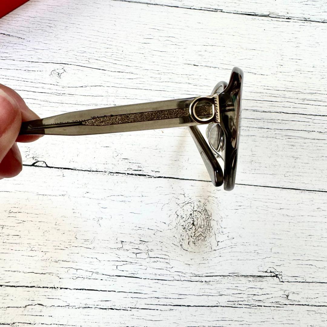 【新品】FERRAGAMO フェラガモ サングラス オーバル型 ブラウン