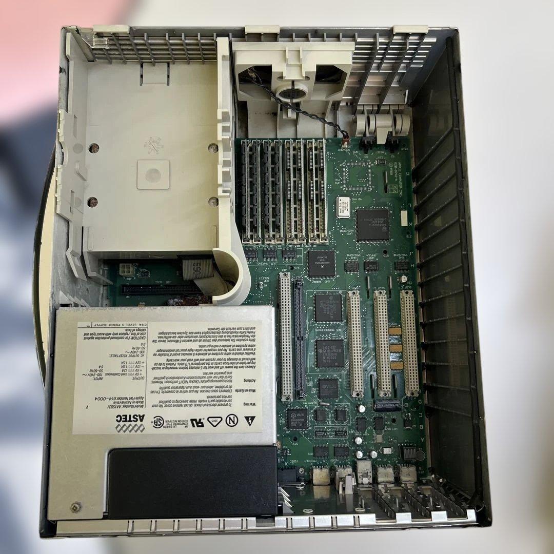 Macintosh II クリーム色