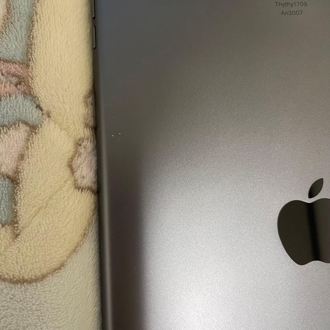 iPad 第8世代 10.2インチ 32GB Wi-Fiモデル中古 動作良好
