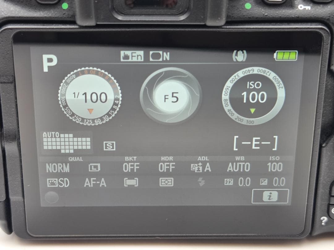 ニコン　NIKON D5600 18-55mm VR レンズキット